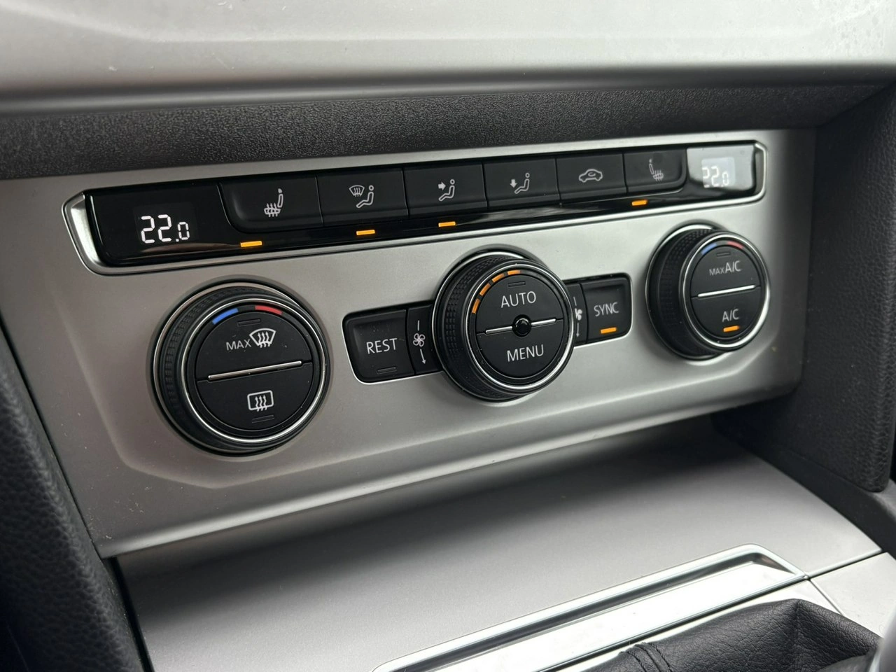 Volkswagen Passat Variant - Zdjęcie 33