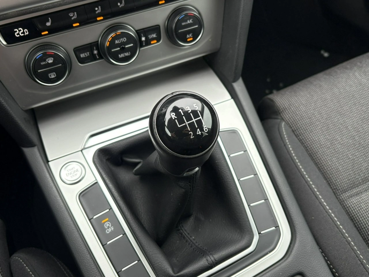 Volkswagen Passat Variant - Zdjęcie 36