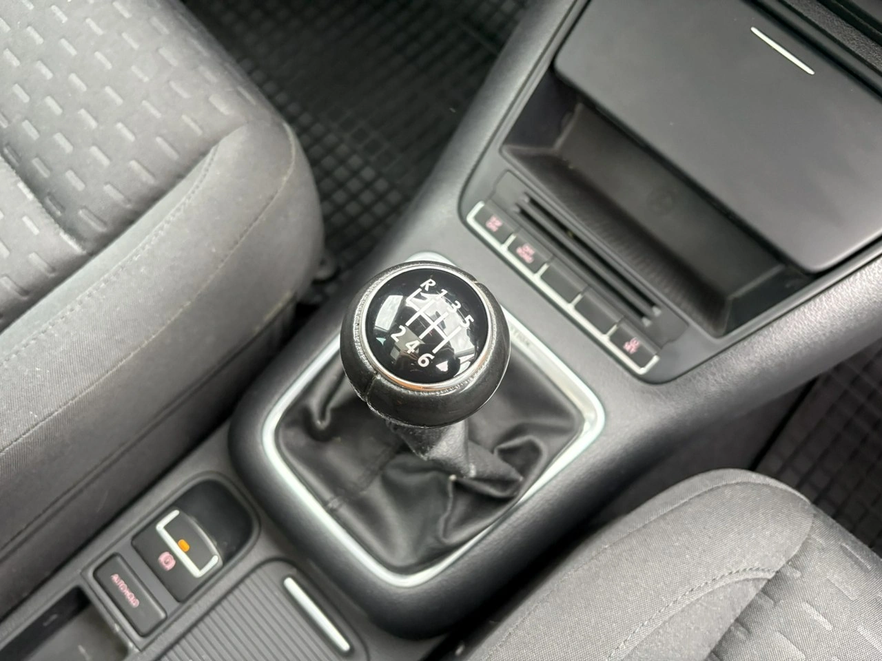 Volkswagen Tiguan - Zdjęcie 16