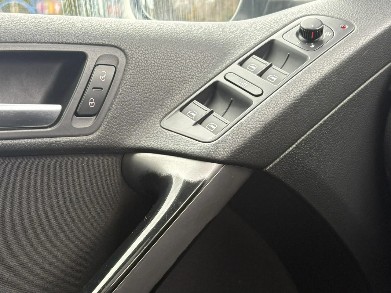 Volkswagen Tiguan - Zdjęcie 19