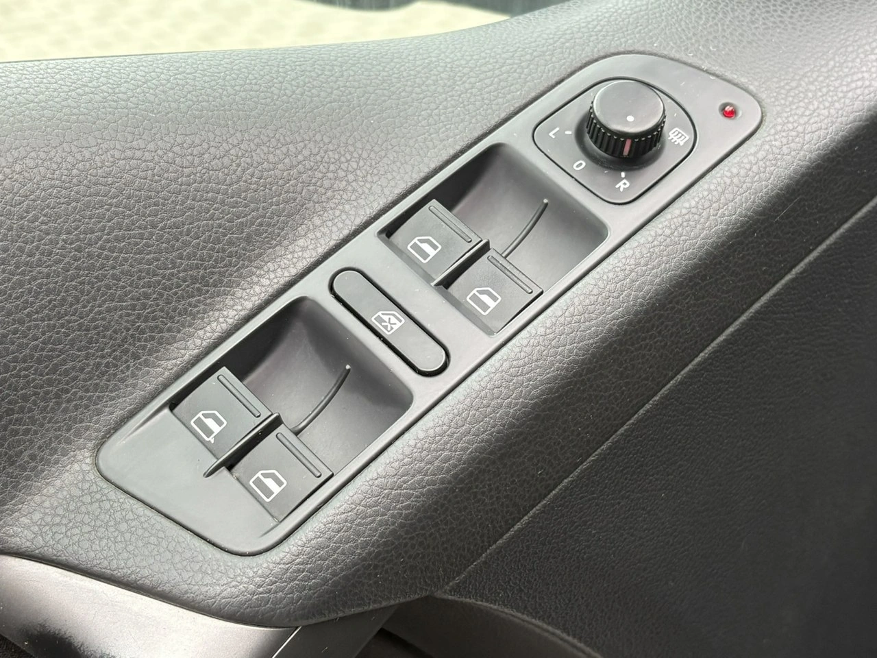 Volkswagen Tiguan - Zdjęcie 22