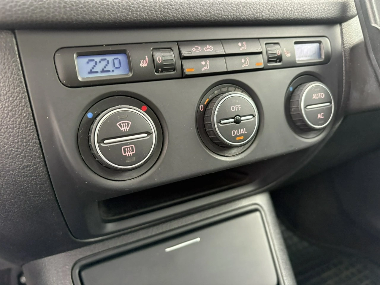 Volkswagen Tiguan - Zdjęcie 24