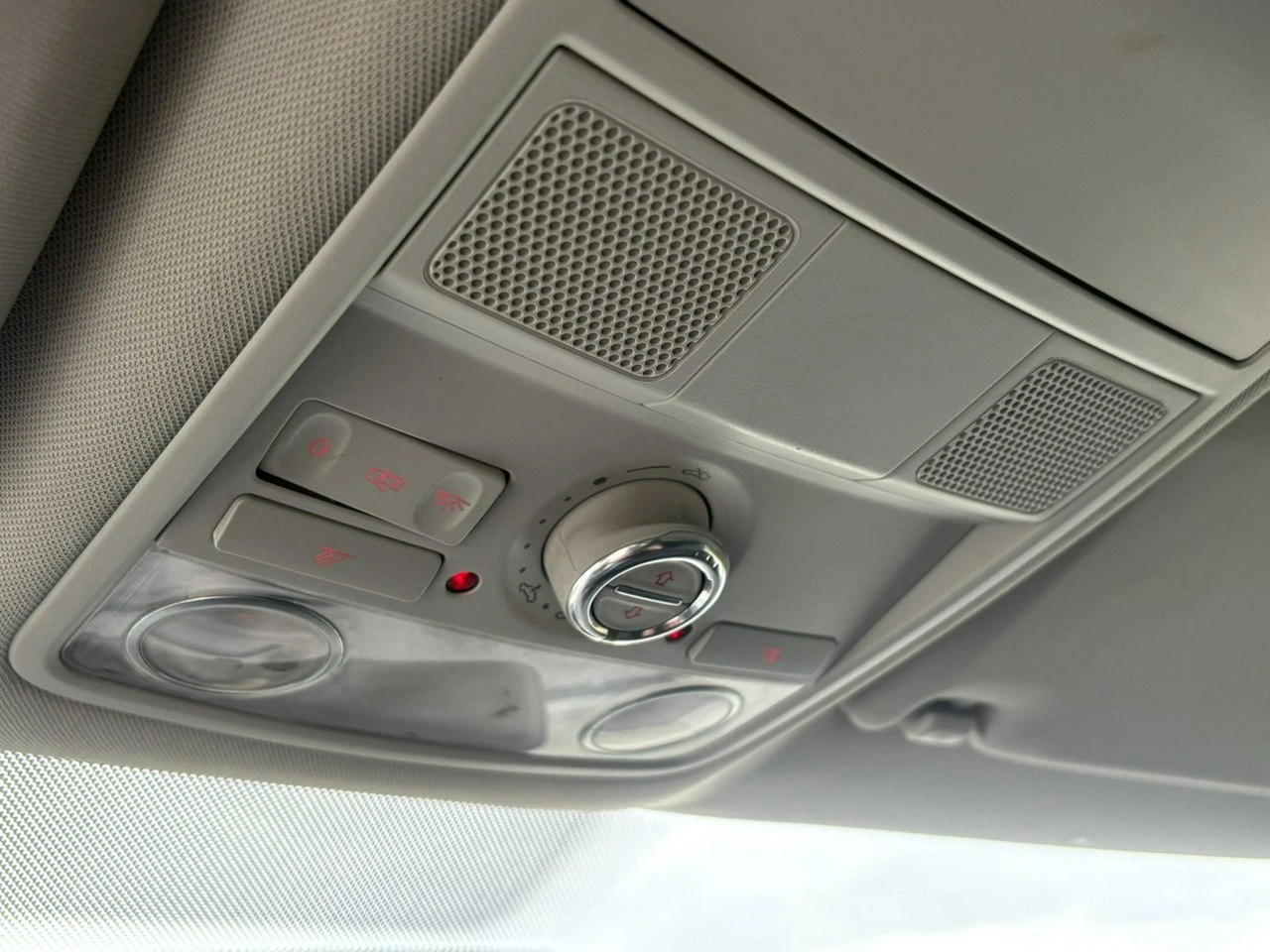 Volkswagen Tiguan - Zdjęcie 27