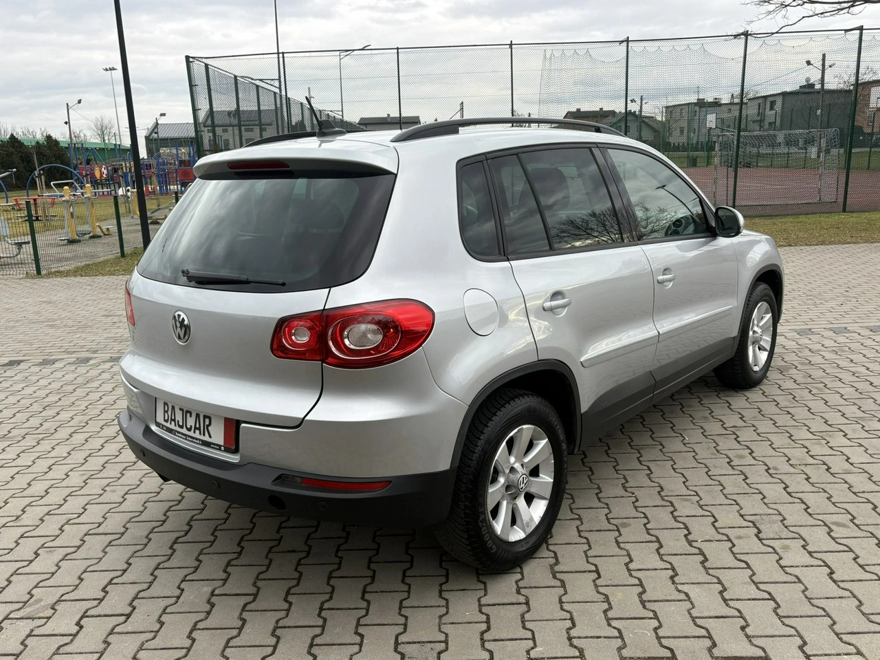 Volkswagen Tiguan - Zdjęcie 5