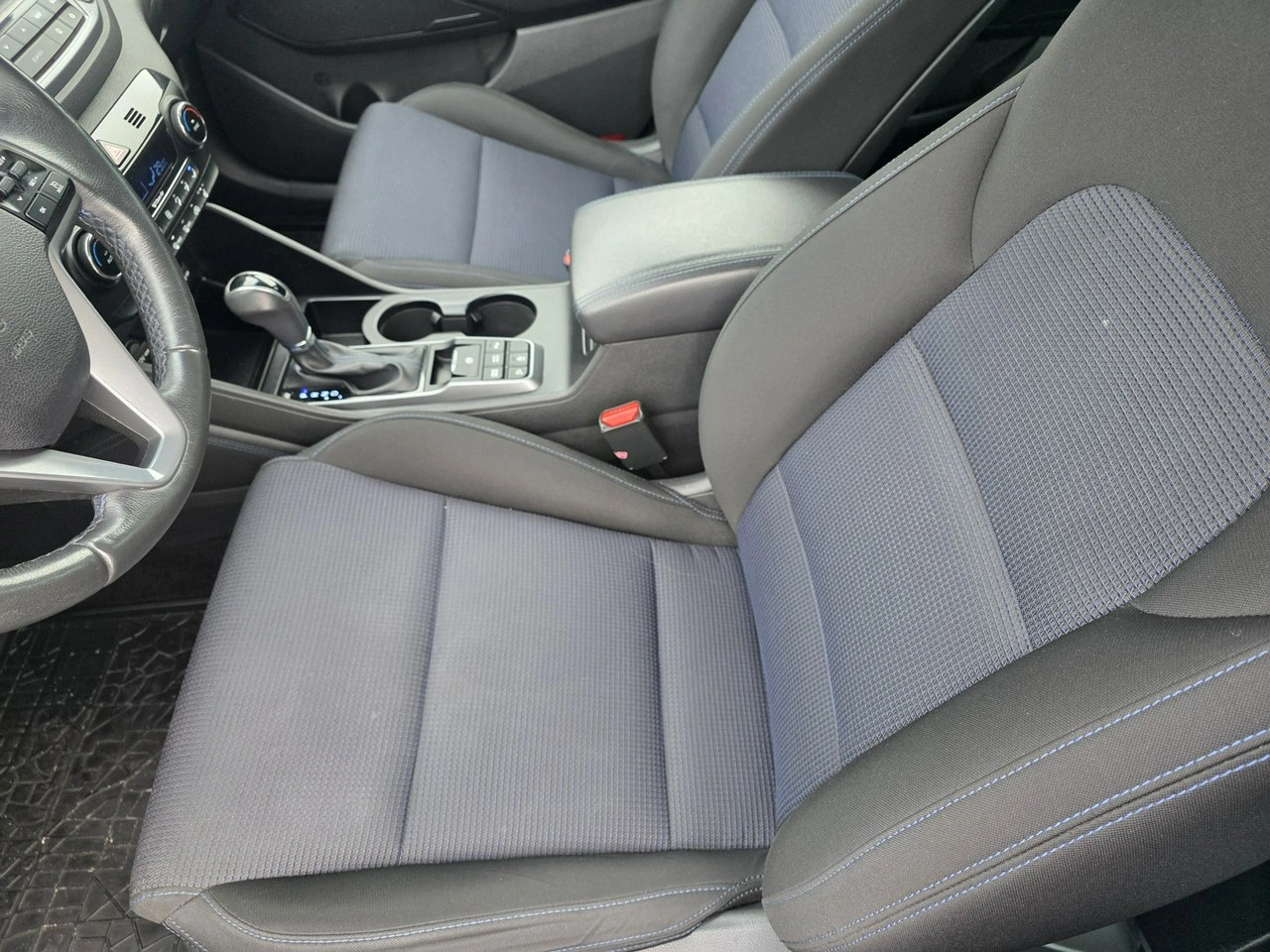 Hyundai Tucson - Zdjęcie 25