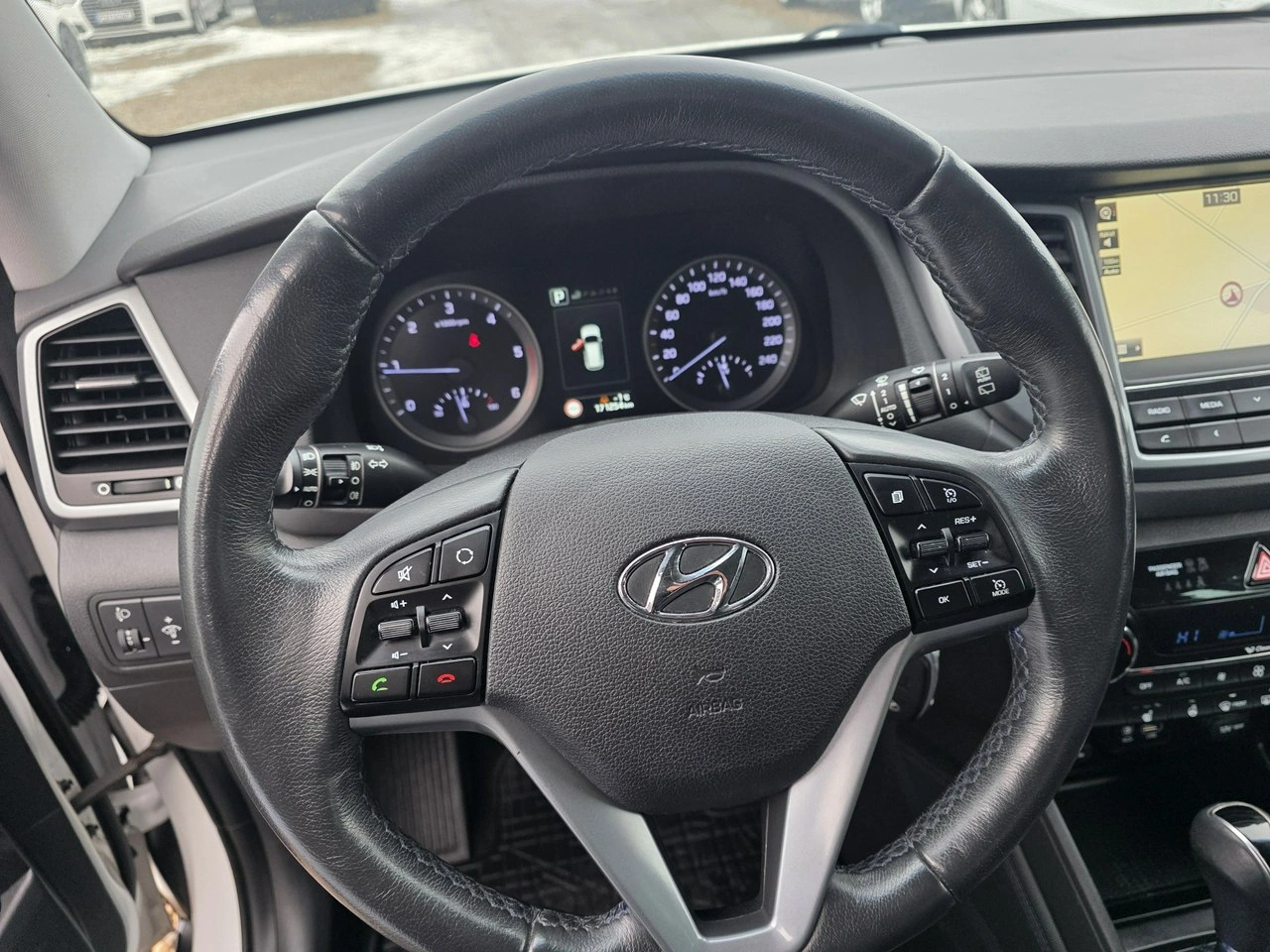 Hyundai Tucson - Zdjęcie 27