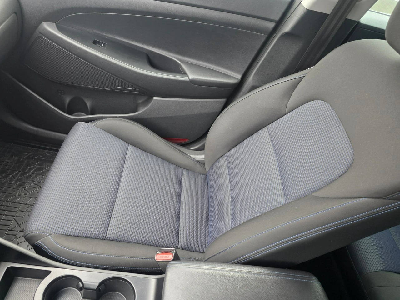 Hyundai Tucson - Zdjęcie 28