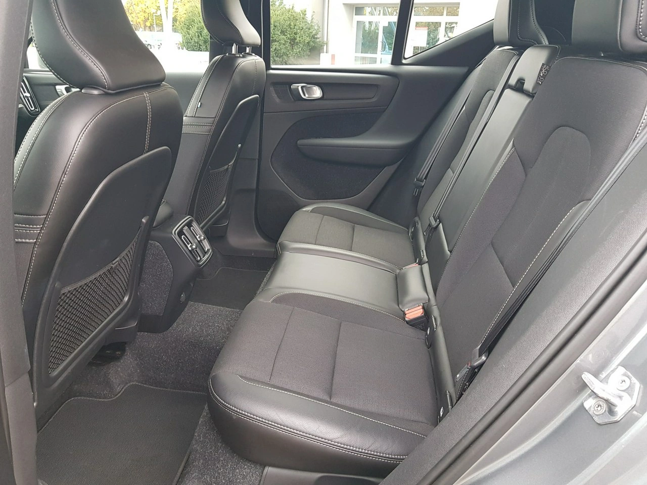 Volvo XC 40 - Zdjęcie 9