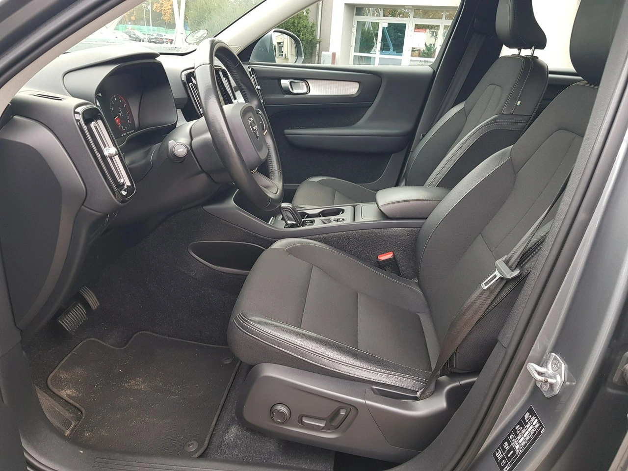 Volvo XC 40 - Zdjęcie 19