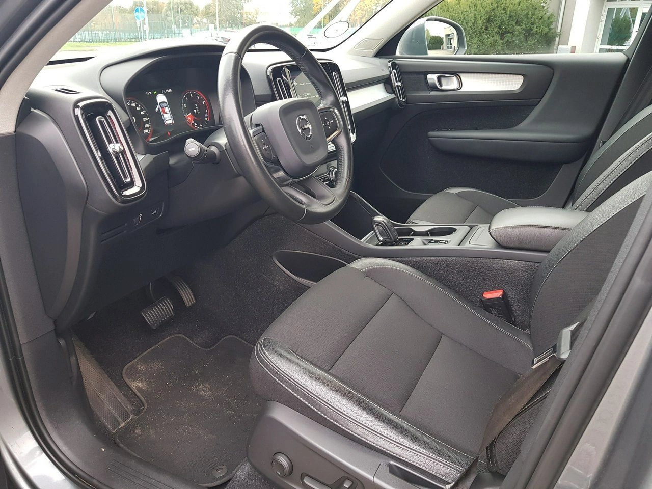 Volvo XC 40 - Zdjęcie 8