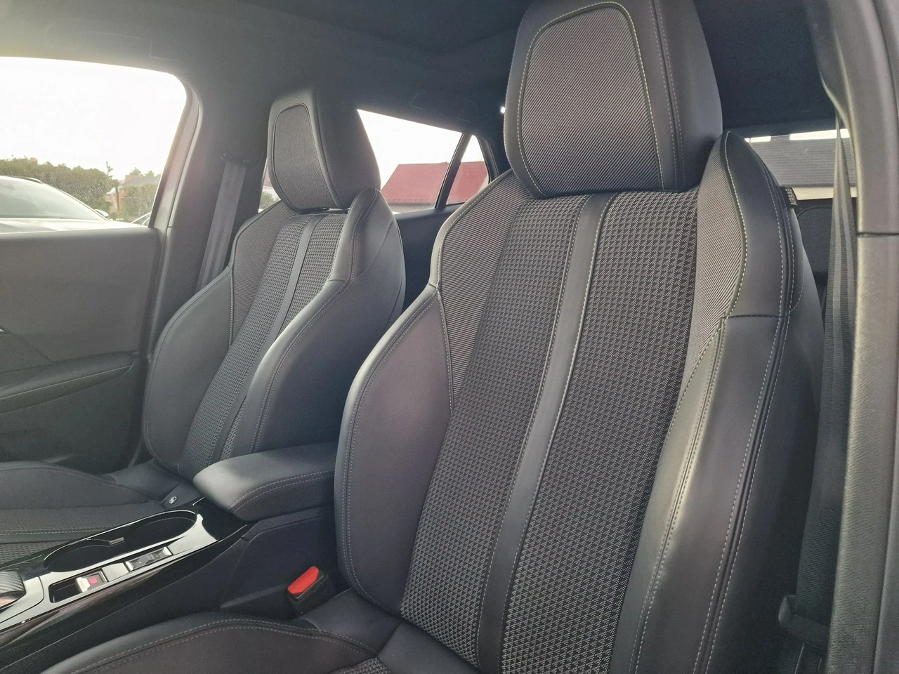 Peugeot 2008 - Zdjęcie 19