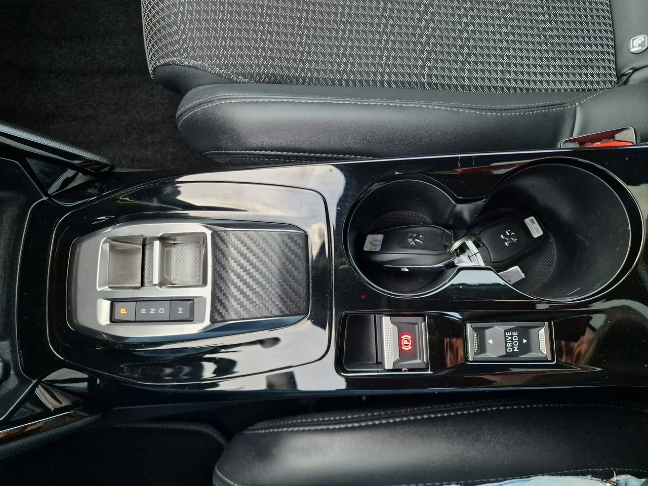 Peugeot 2008 - Zdjęcie 32