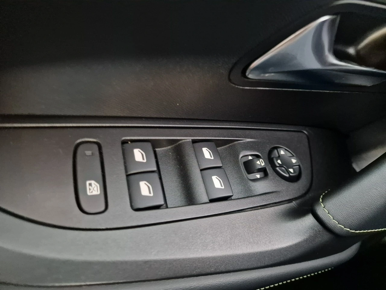 Peugeot 2008 - Zdjęcie 37