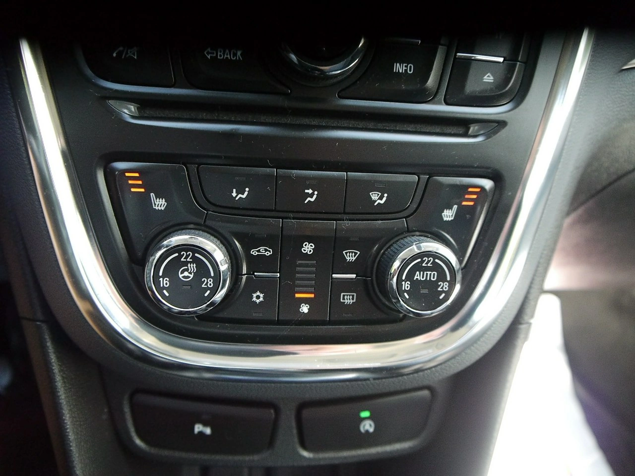 Opel Mokka - Zdjęcie 21