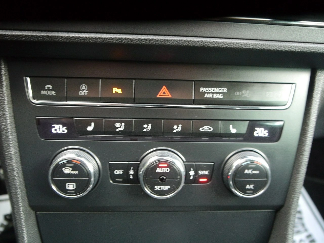 Seat Leon - Zdjęcie 21