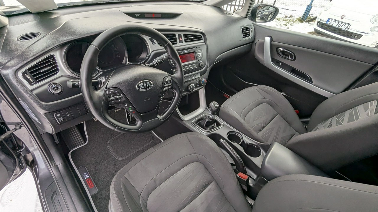 Kia Ceed - Zdjęcie 14