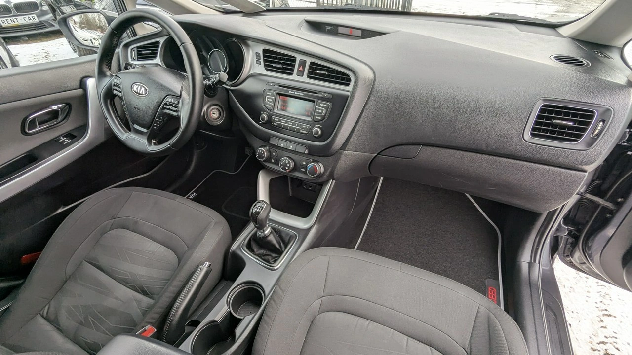 Kia Ceed - Zdjęcie 19