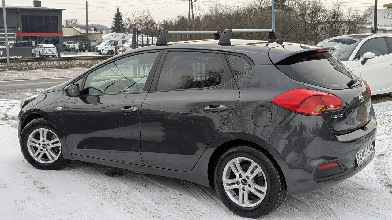 Kia Ceed - Zdjęcie 8