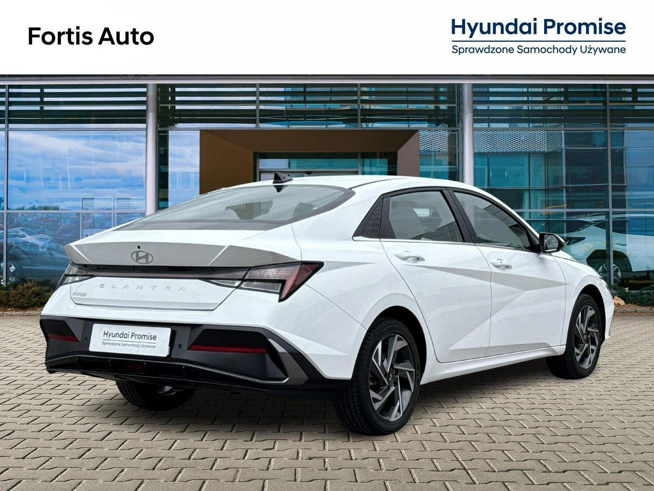 Hyundai Elantra - Zdjęcie 4