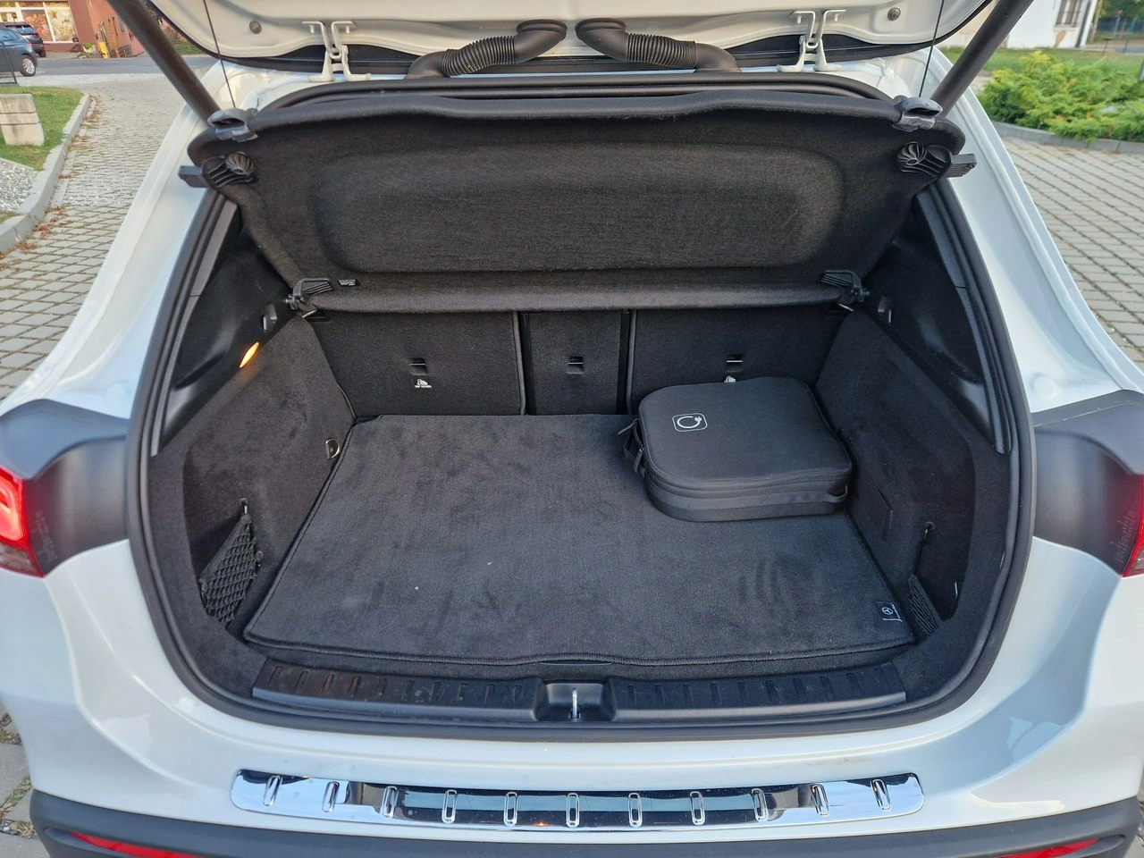 Mercedes EQA - Zdjęcie 11