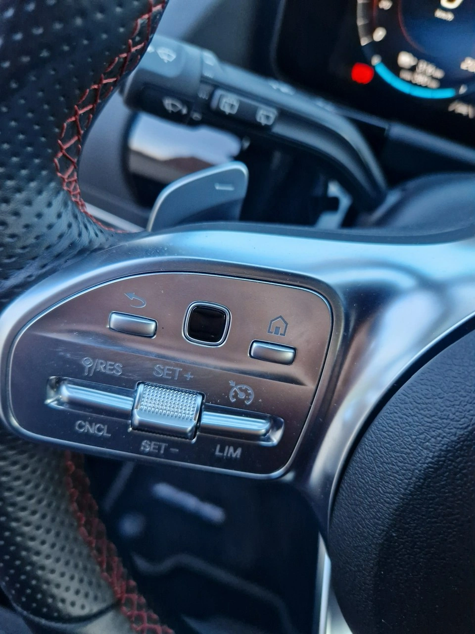 Mercedes EQA - Zdjęcie 25