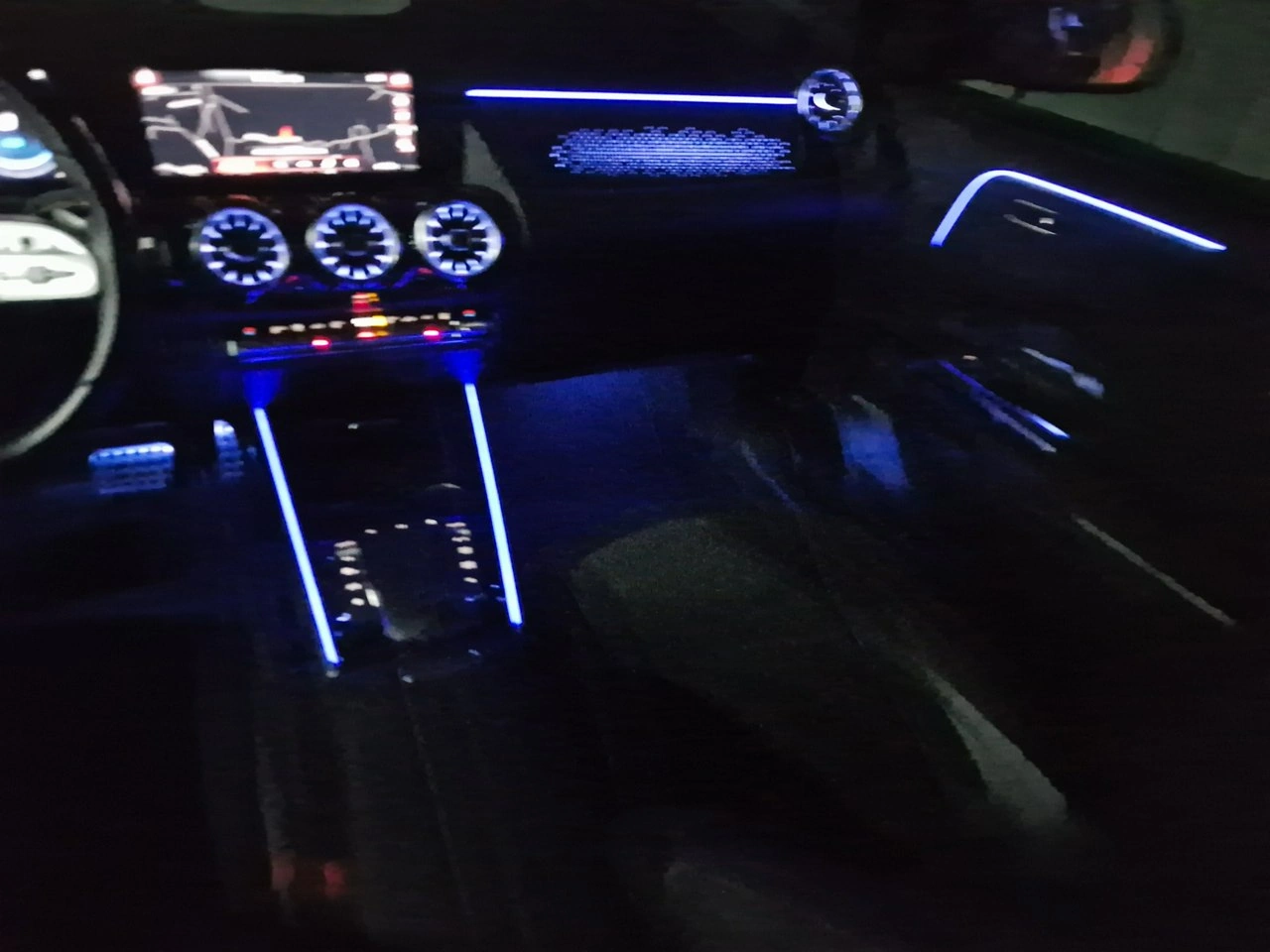 Mercedes EQA - Zdjęcie 37