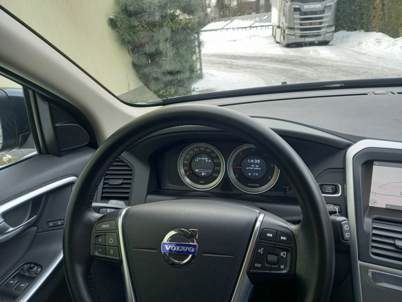 Volvo XC 60 - Zdjęcie 30