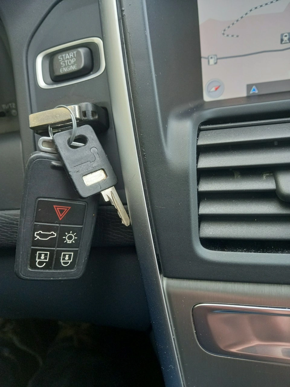 Volvo XC 60 - Zdjęcie 33