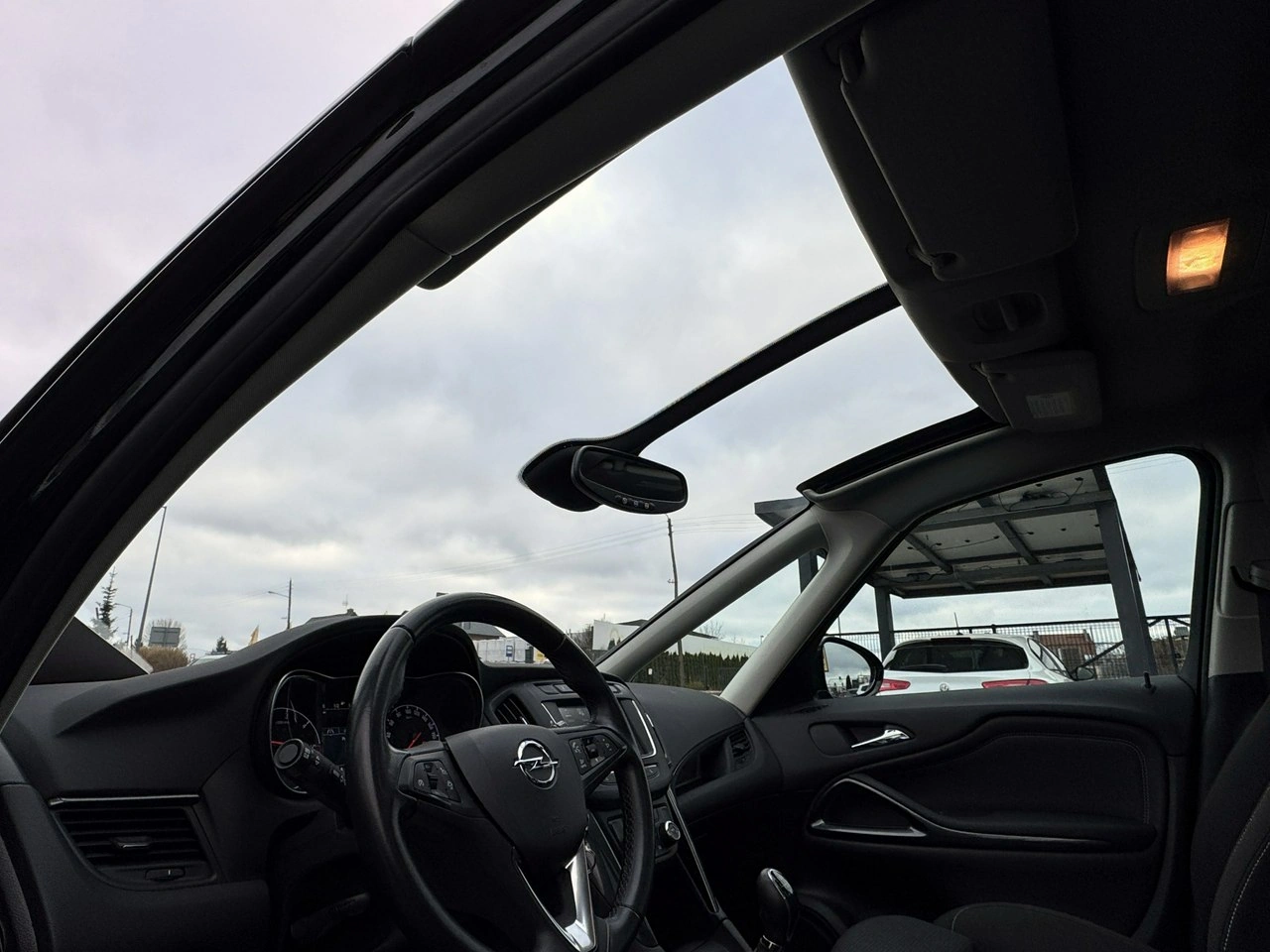 Opel Zafira - Zdjęcie 17