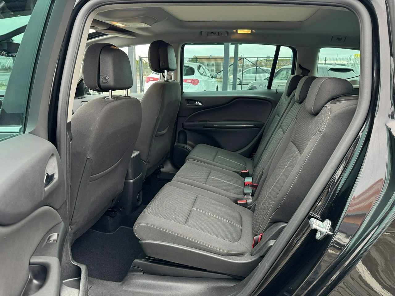 Opel Zafira - Zdjęcie 21