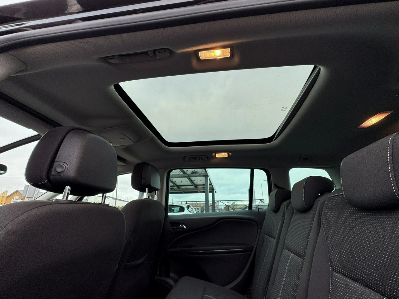 Opel Zafira - Zdjęcie 22