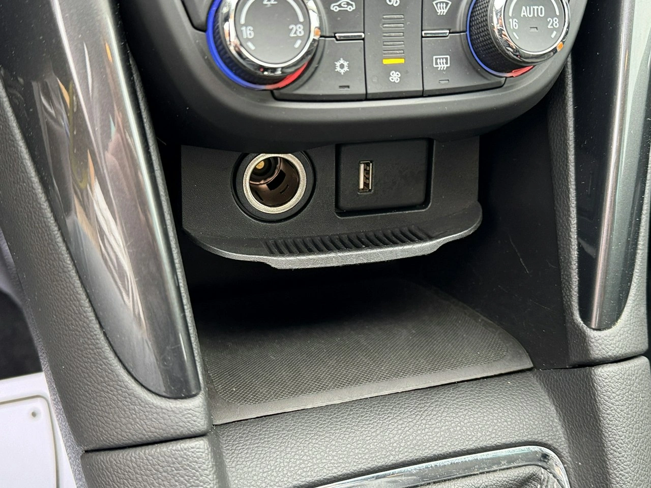 Opel Zafira - Zdjęcie 36