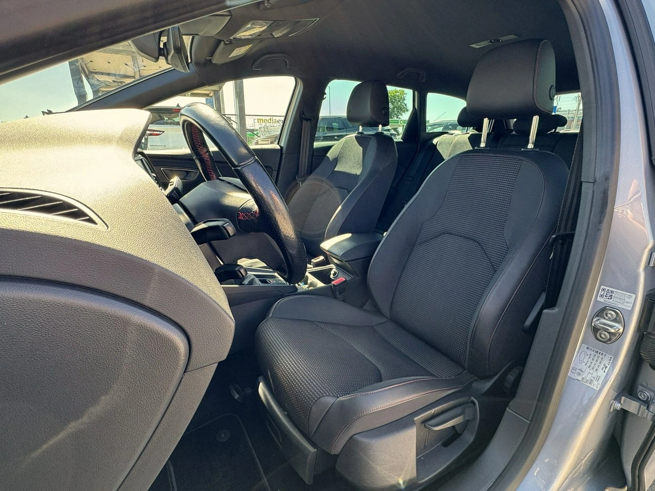 Seat Leon - Zdjęcie 19