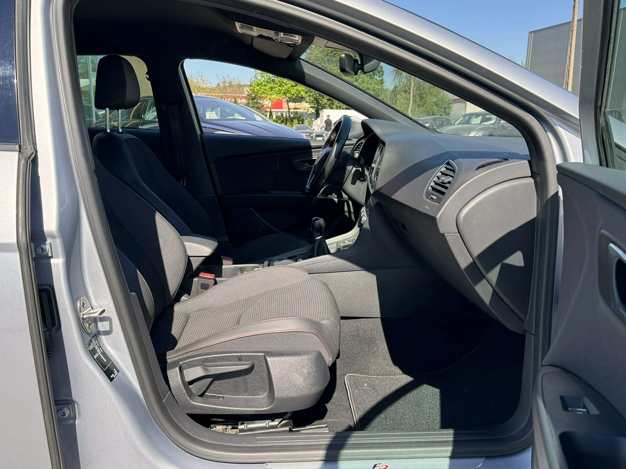 Seat Leon - Zdjęcie 21