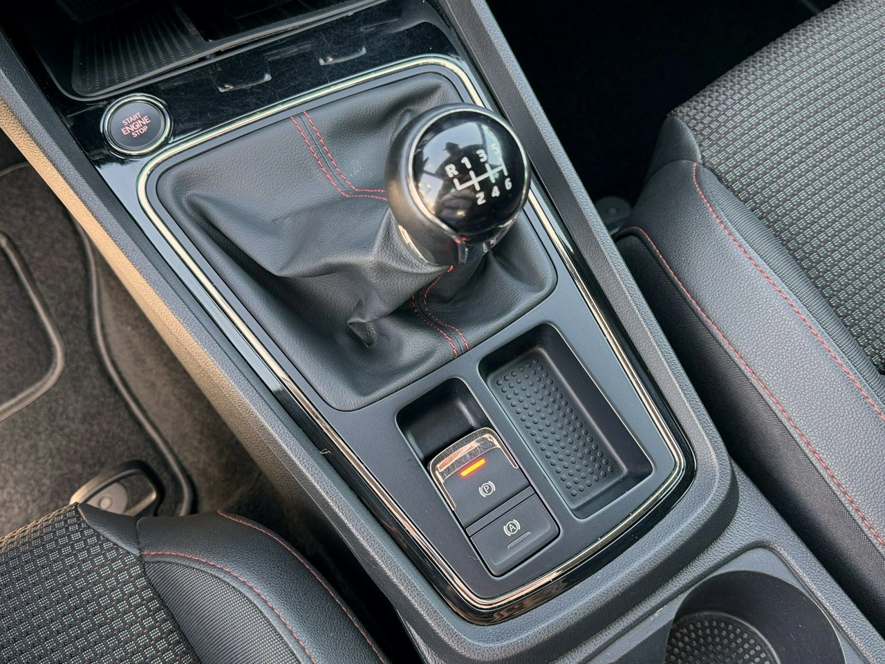 Seat Leon - Zdjęcie 41