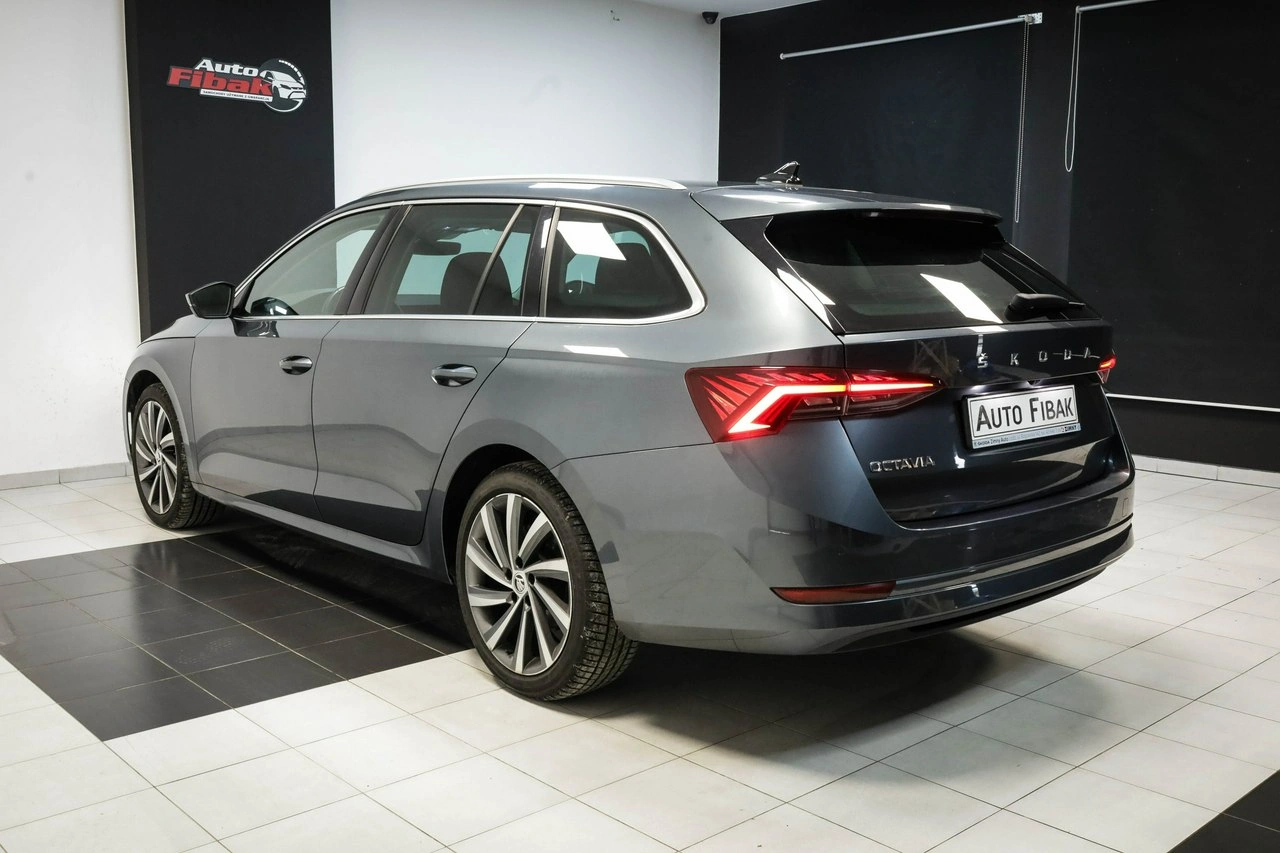 Skoda Octavia - Zdjęcie 8