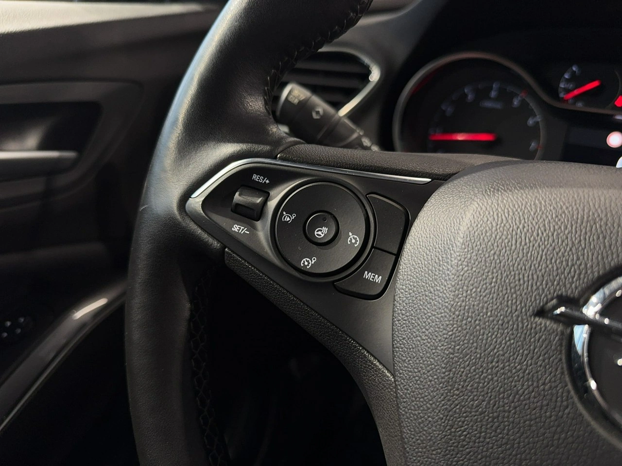 Opel Grandland X - Zdjęcie 20