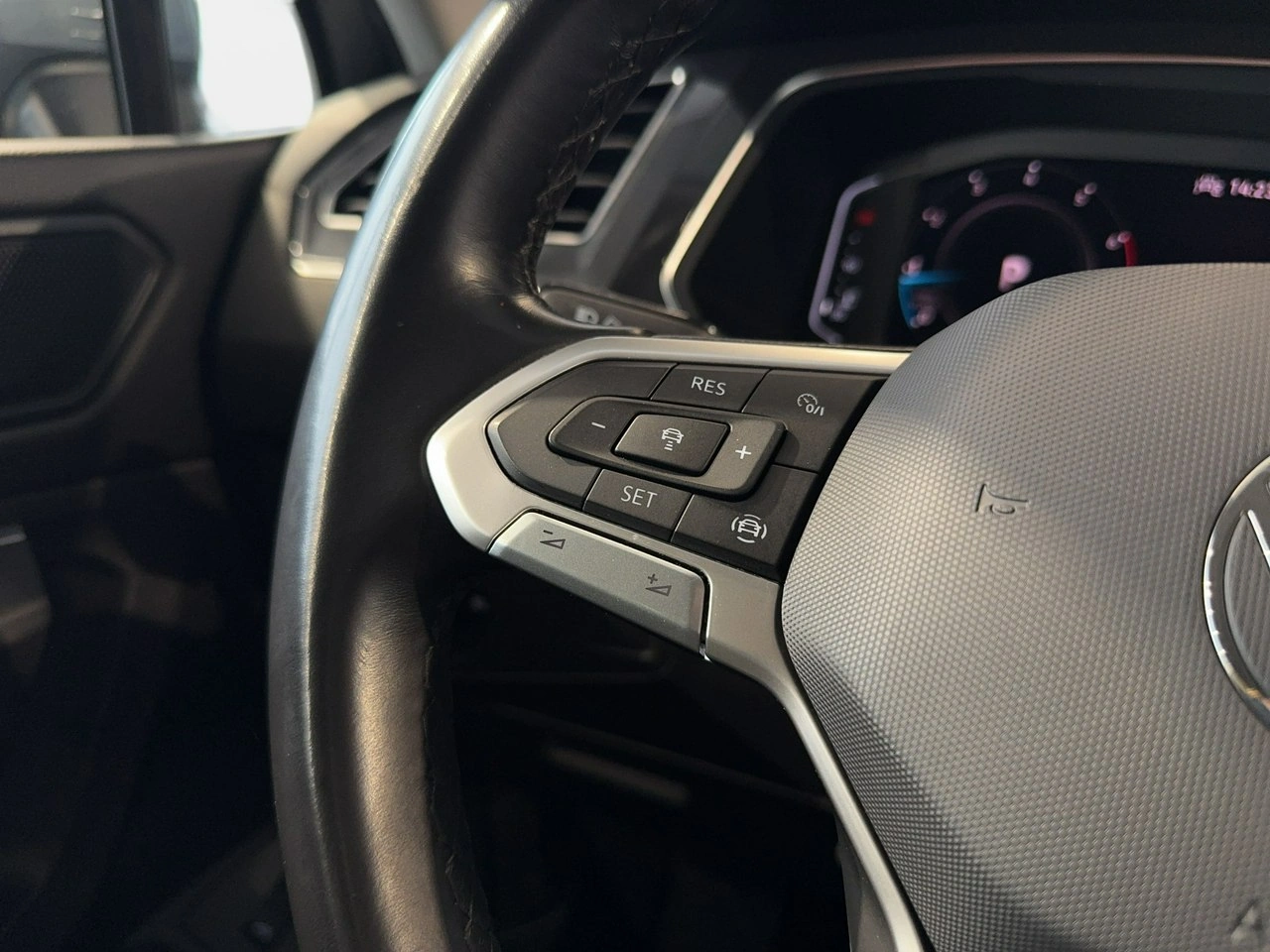 Volkswagen Tiguan Allspace - Zdjęcie 25