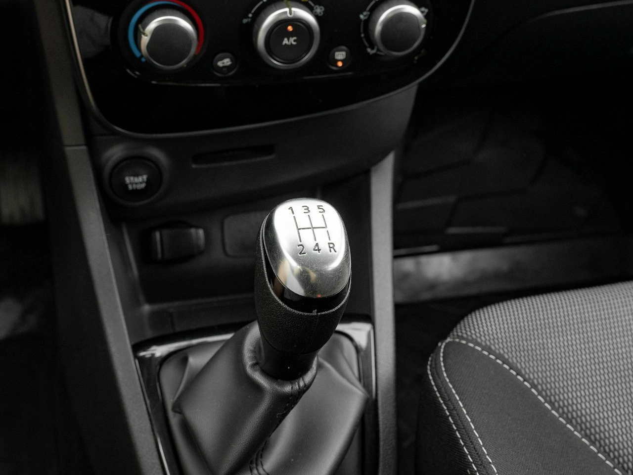 Renault Clio - Zdjęcie 13