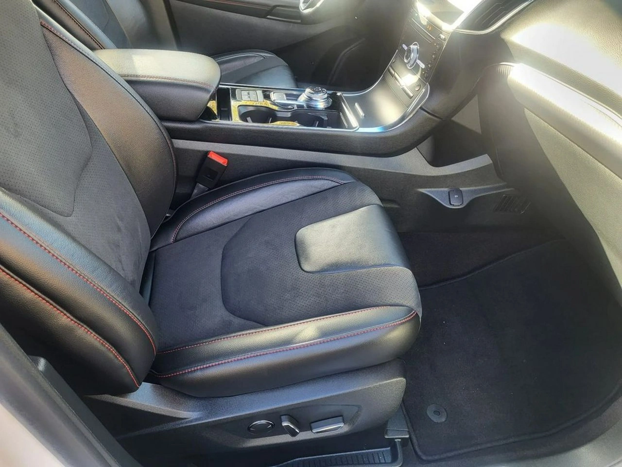 Ford Edge - Zdjęcie 18