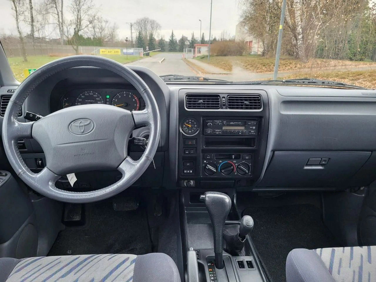 Toyota Land Cruiser - Zdjęcie 9