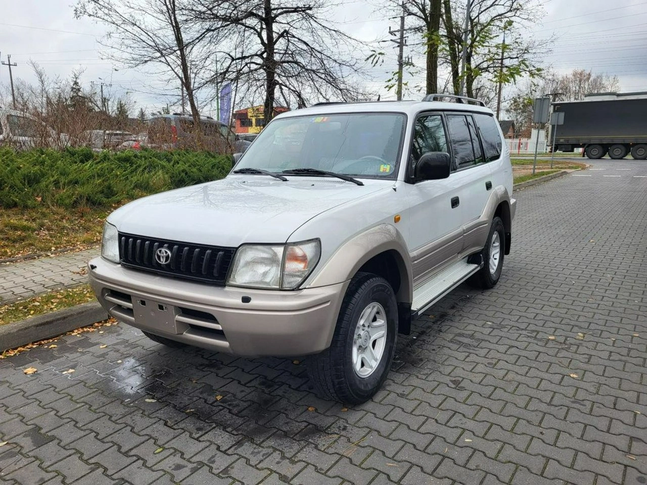 Toyota Land Cruiser - Główne zdjęcie