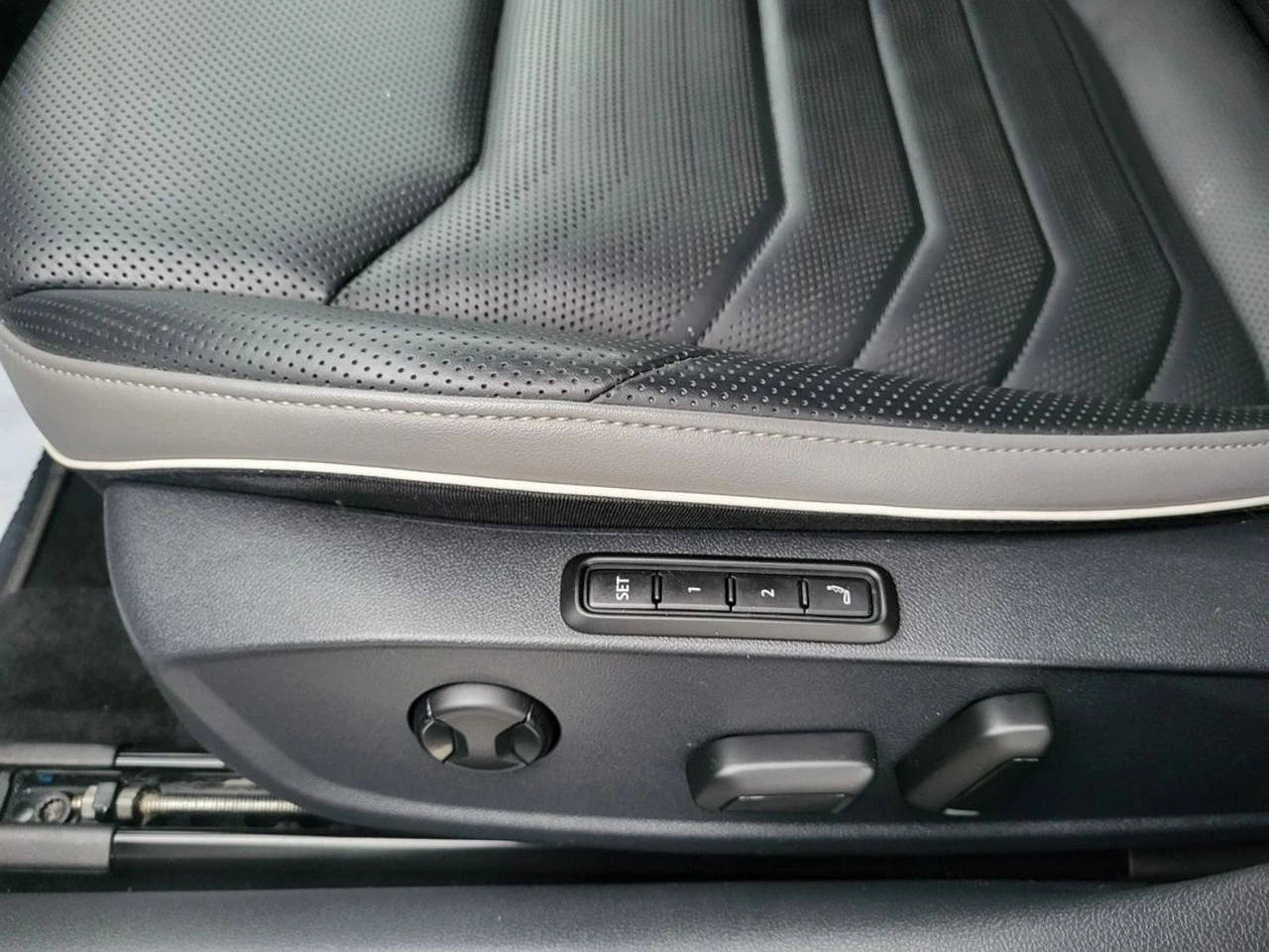 Volkswagen Arteon - Zdjęcie 13