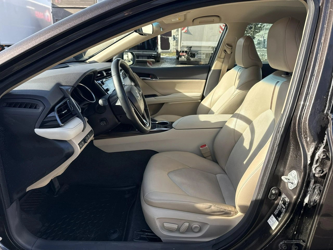 Toyota Camry - Zdjęcie 10