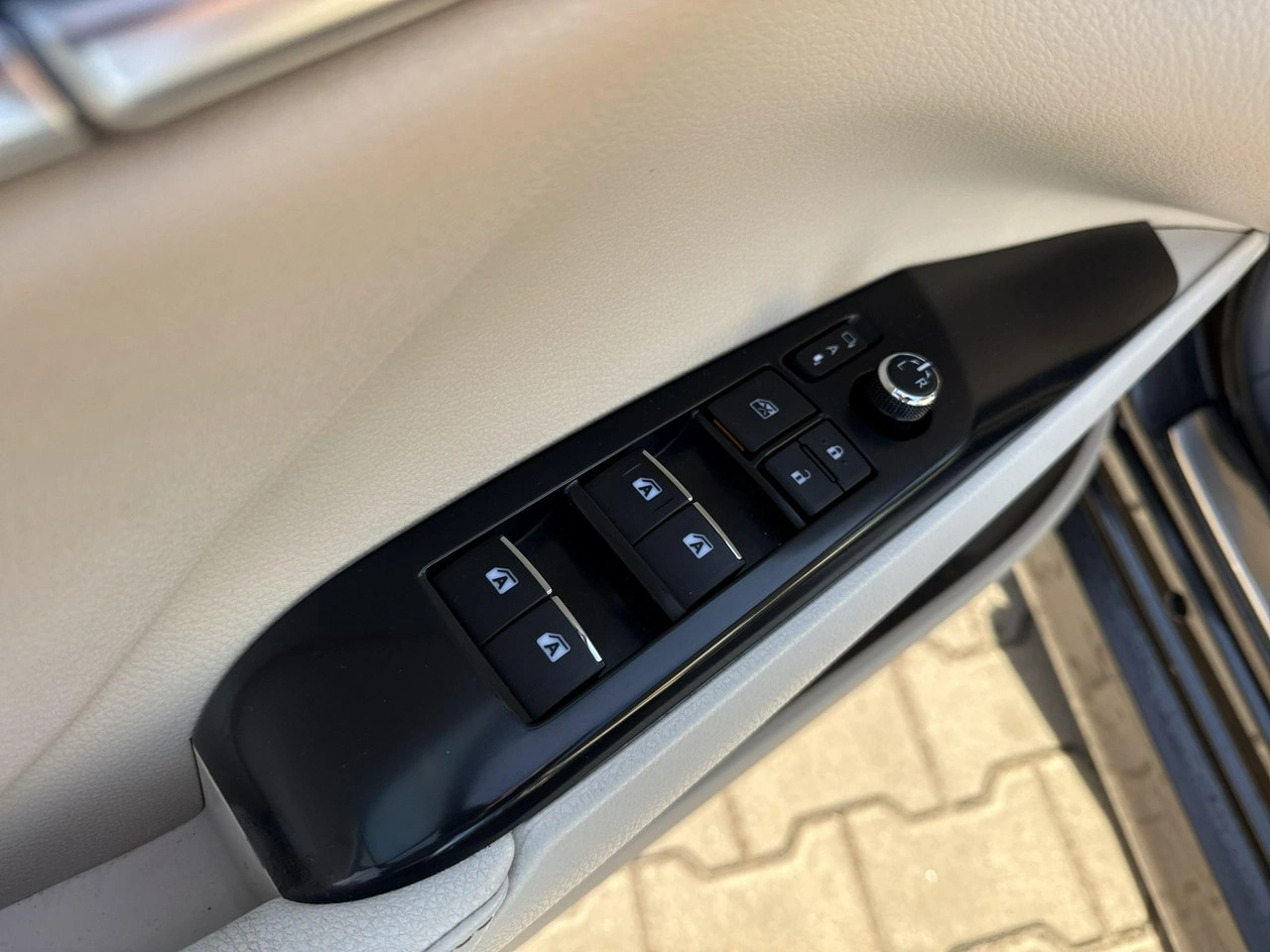 Toyota Camry - Zdjęcie 11