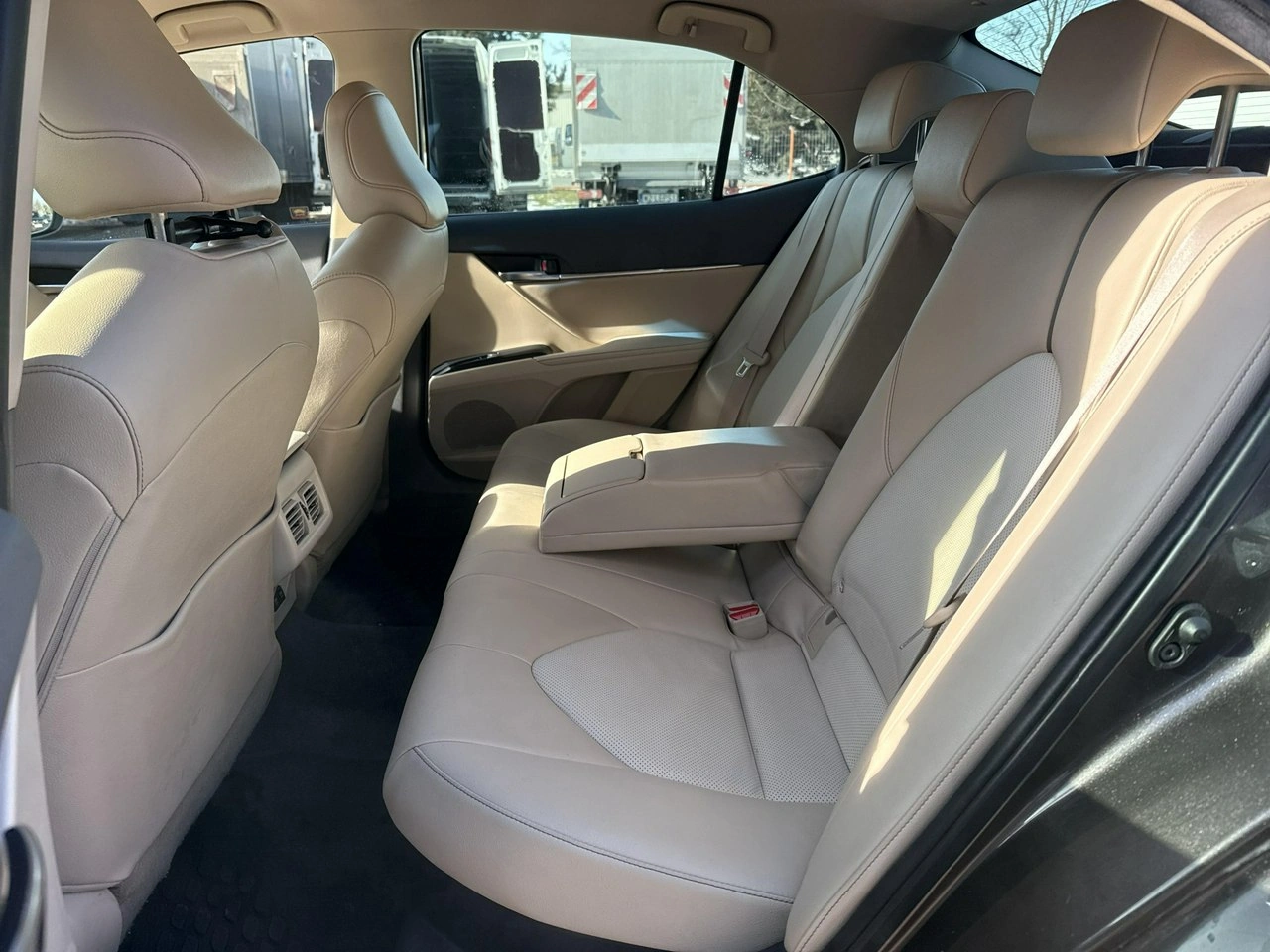 Toyota Camry - Zdjęcie 14