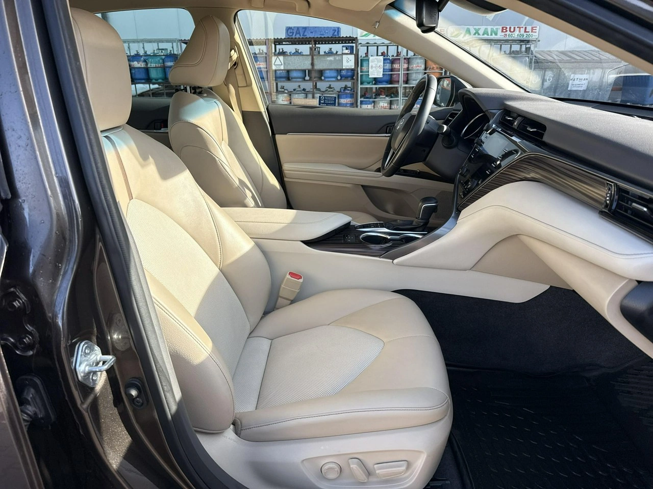 Toyota Camry - Zdjęcie 19