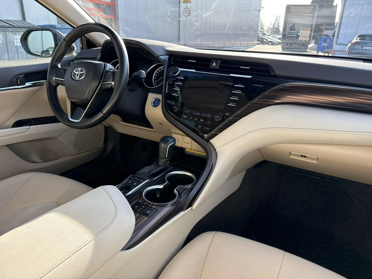 Toyota Camry - Zdjęcie 20