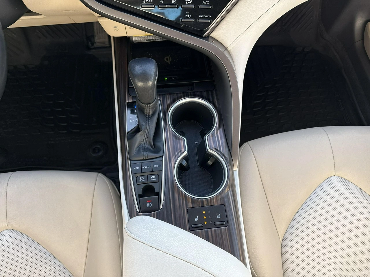 Toyota Camry - Zdjęcie 23