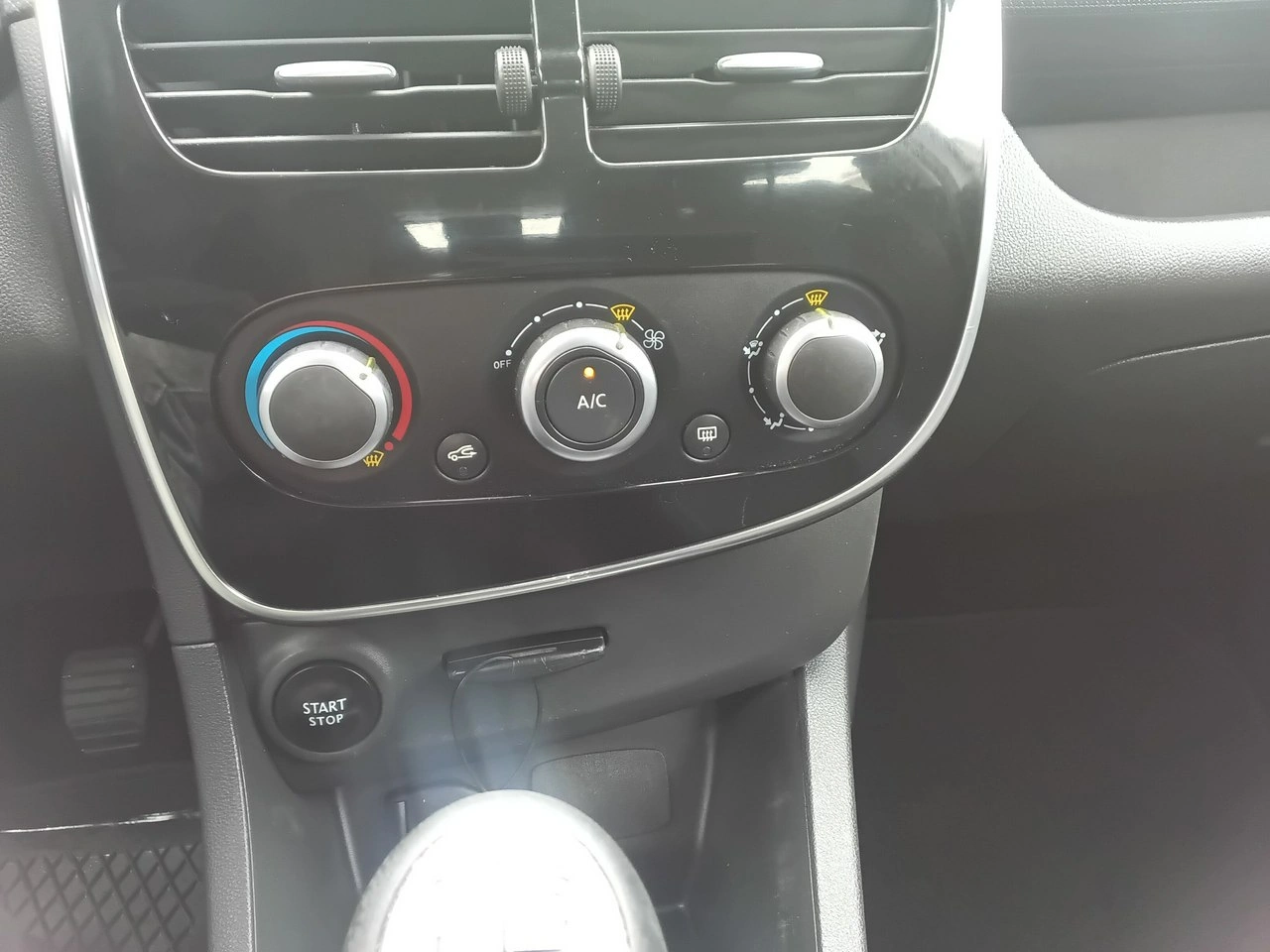 Renault Clio - Zdjęcie 27